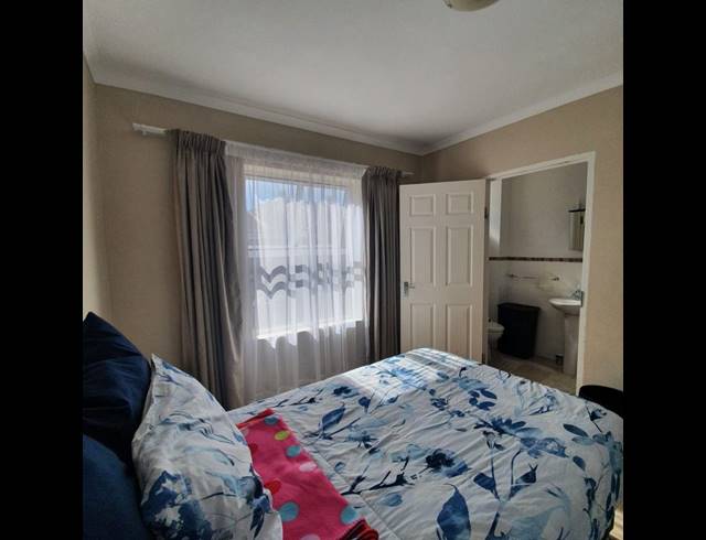 2 BEDROOM PROPERTY TO RENT IN WEST HILL